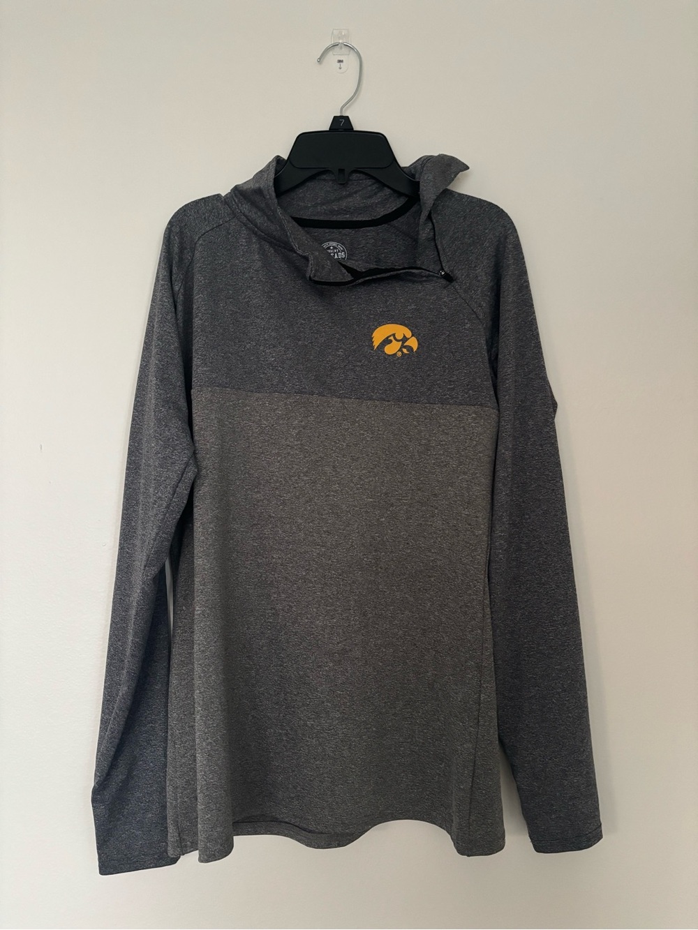 Iowa Hawkeyes Rivalry Threads Grey Quarter Zip Men’s Business Casual Size M